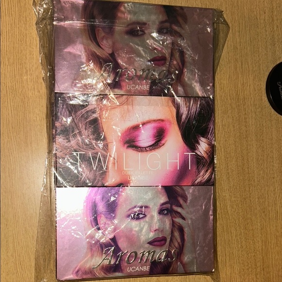 Other - Aromas Twilight Eyeshadow Palette - Pink and Purple